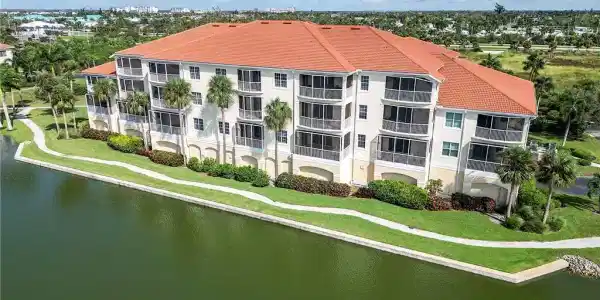 20011 Sanibel View CIR