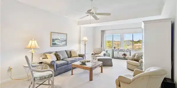 900 Arbor Lake DR