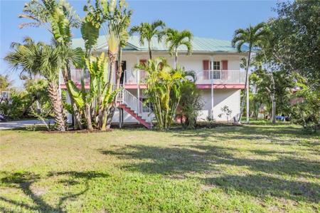 2105 Sunset CIR