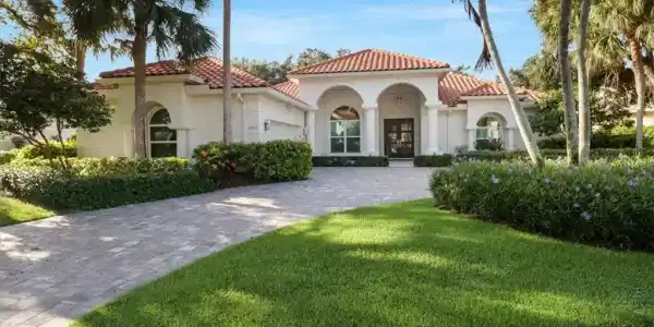 6998 Greentree DR