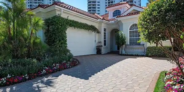8763 La Palma LN