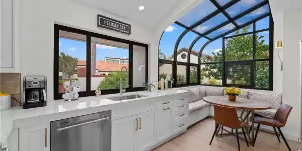 585 Bay Villas LN