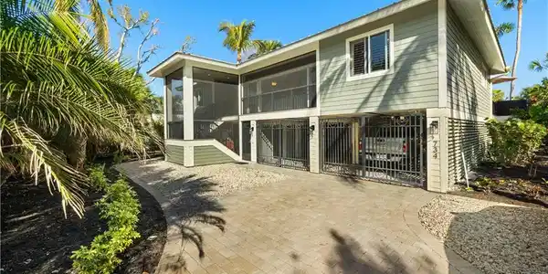 734 Pyrula AVE