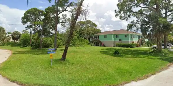 3615 RIVIERA CIR
