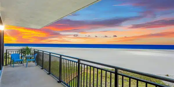180 Seaview CT