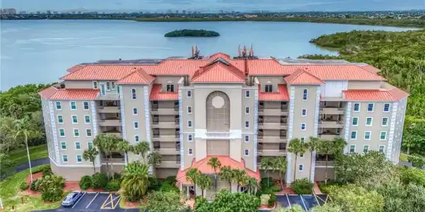 133 Vintage Bay DR