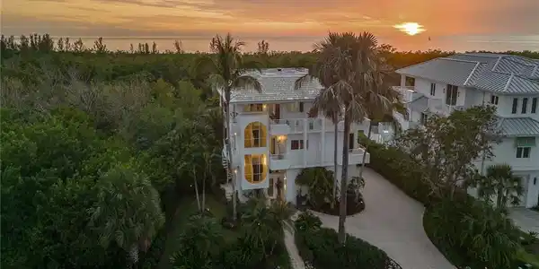 616 WATERSIDE DR