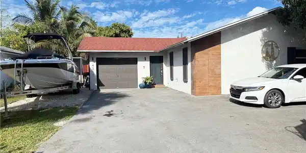 4207 Cindy AVE