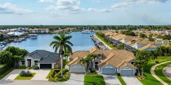 231 Cays DR