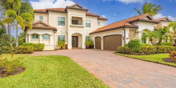 9852 Corso Bello DR