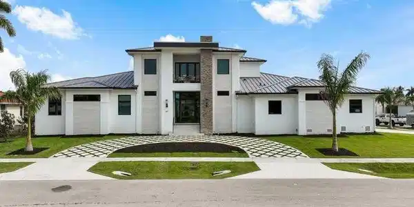 661 Amber DR
