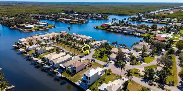 148 Eveningstar Cay