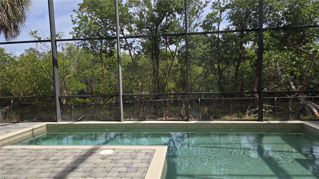 Image 3: Pool