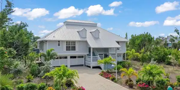 220 Daniel DR