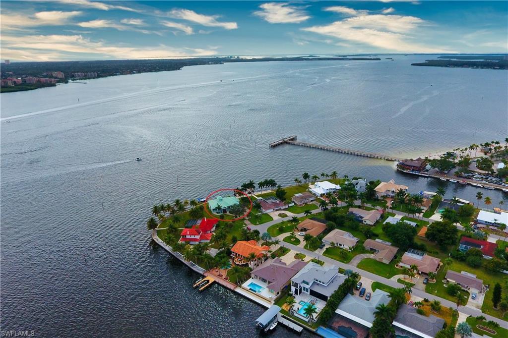 Image 4: Bird's eye view of a nearby body of water