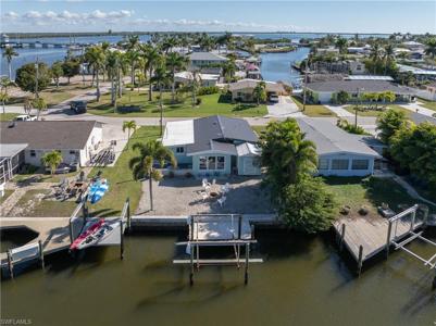 2562 Bayshore DR