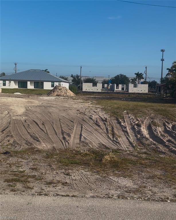 Image 2: View of yard