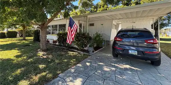 9 Red Poinciana DR