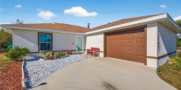 11249 / 11261 6th AVE