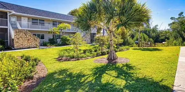 601 Periwinkle WAY