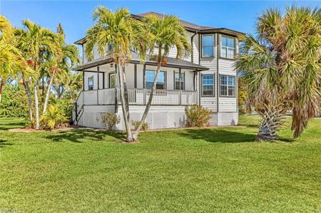 2420 Poinciana AVE