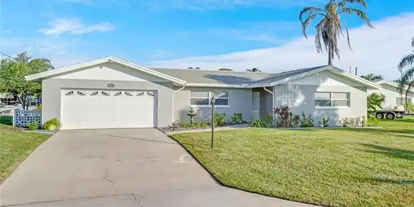 4312 S Bay CIR