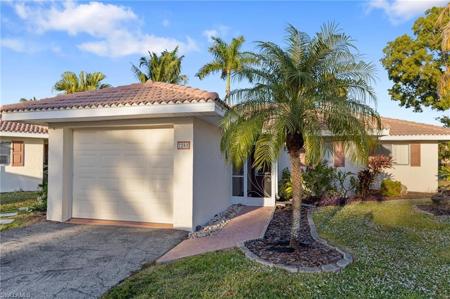 7208 Saint Anns CT