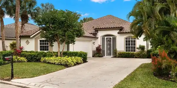4660 Torrey Pines CT