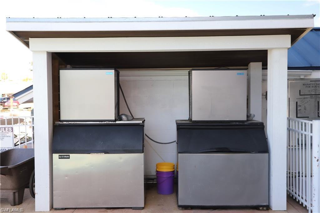 Image 3: Ice machines