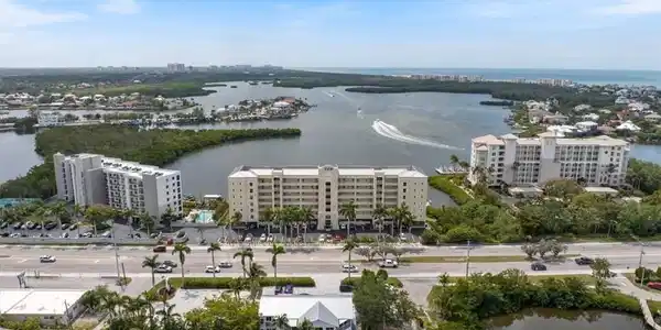 4895 Bonita Beach RD