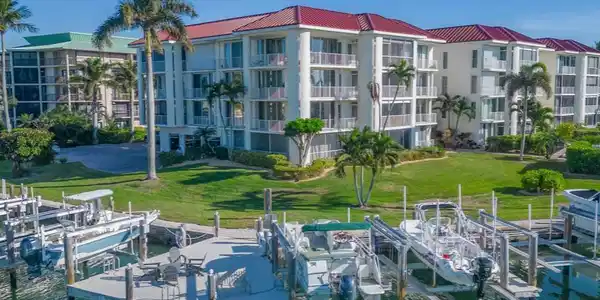 848 Collier CT