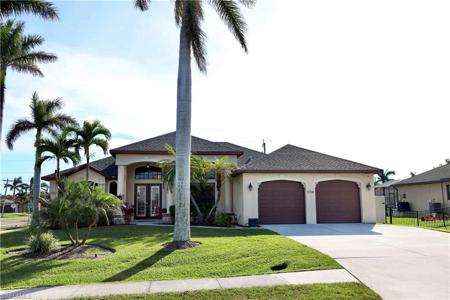 2736 Beach PKWY W