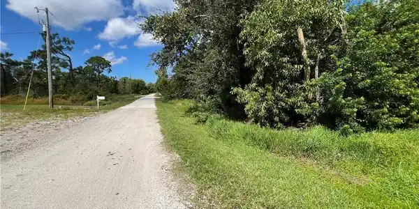 Image 3: View of road