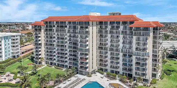 180 Seaview CT