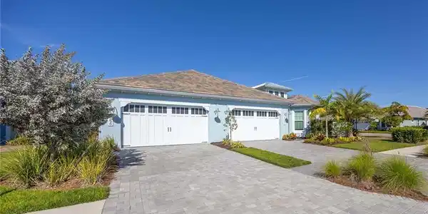 8761 Yucatan CT
