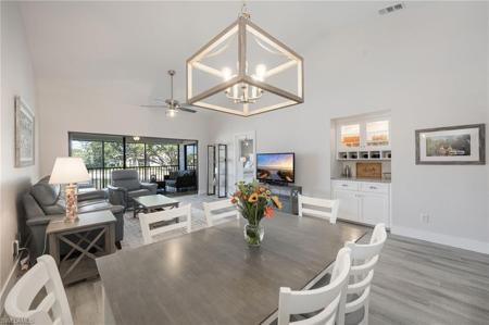 525 Lake Louise CIR