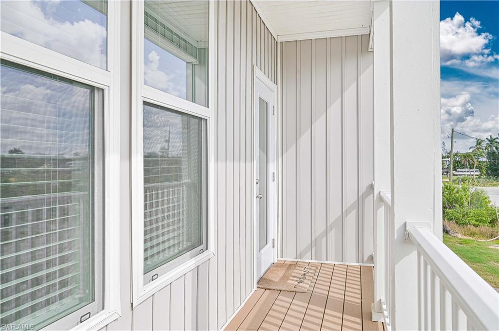 Image 4: View of balcony