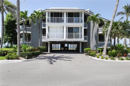 1606 Lands End Village