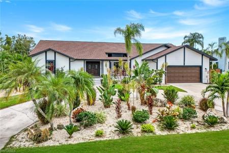 7239 Hendry Creek DR