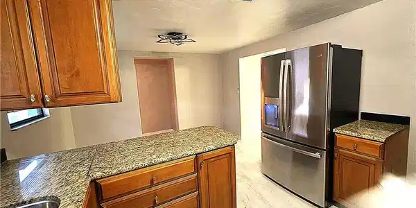 Image 3: Serving area to dining room