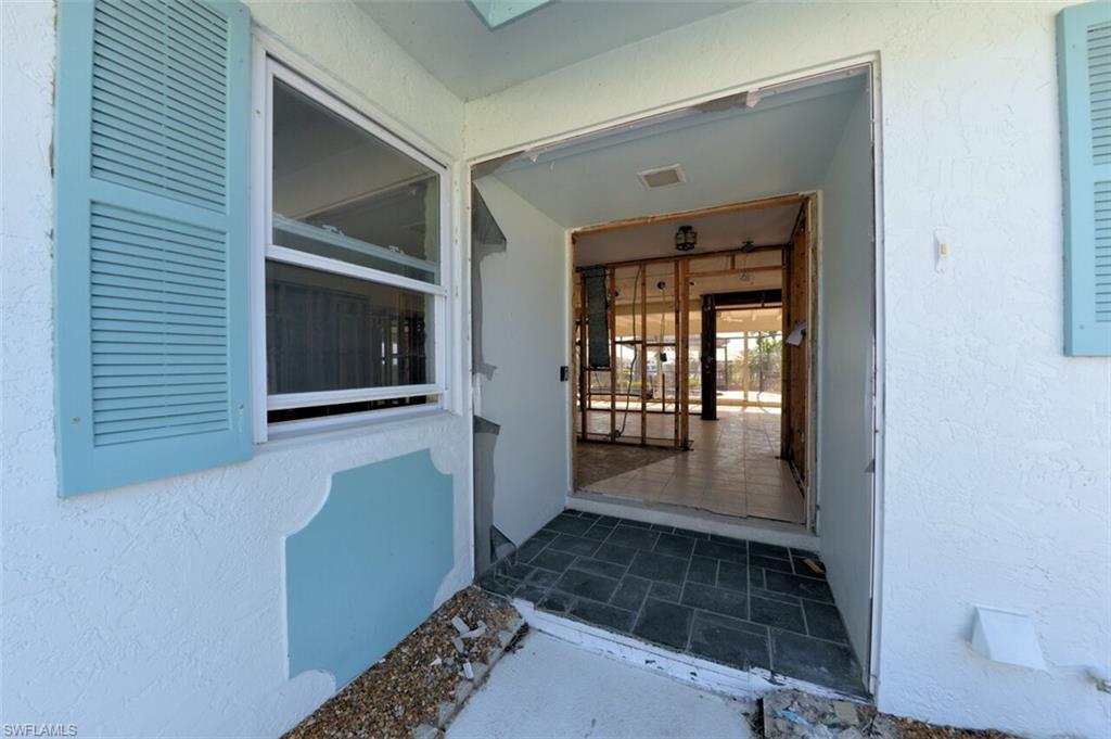 Image 4: Entry Way