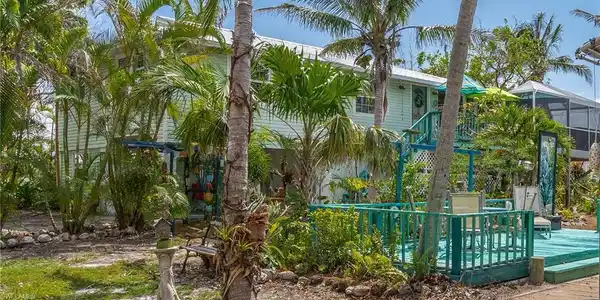 2702 Sanibel BLVD