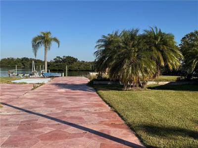 321 Shoreland DR
