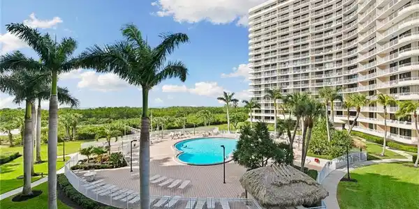 380 Seaview CT