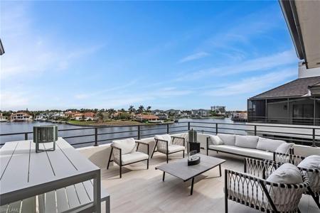 4400 Gulf Shore BLVD N