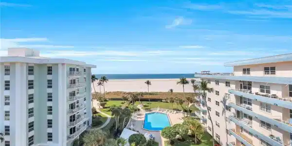 220 Seaview CT