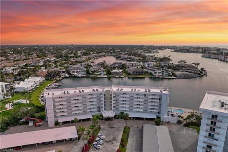 300 Park Shore DR