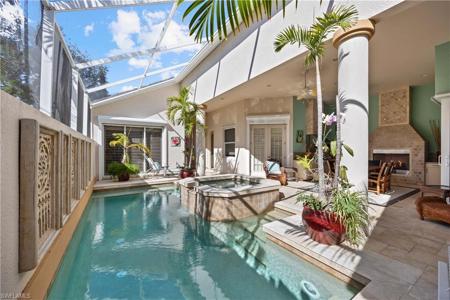 376 Mallory CT