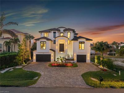 380 Trade Winds AVE
