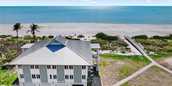 1341 Middle Gulf DR